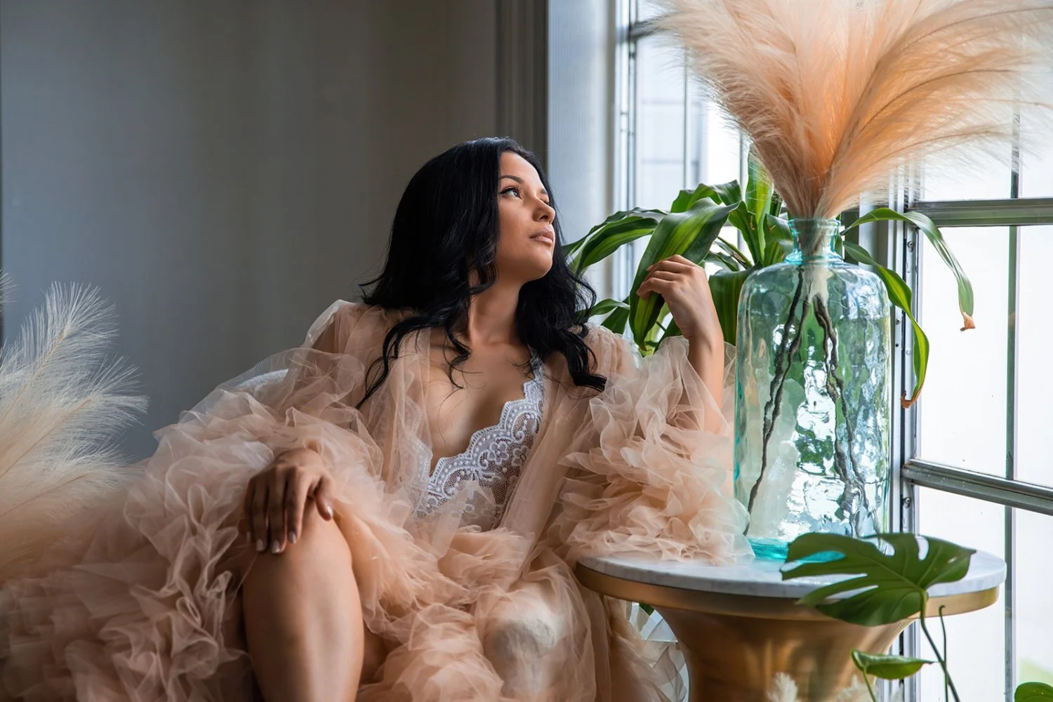 Gorgeous exotic slut boudoir image 4