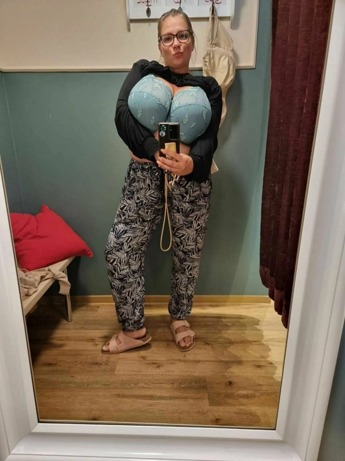 This cow got my dick hard again image 12