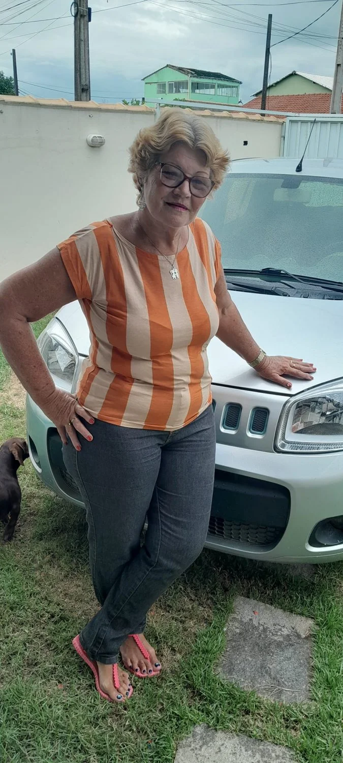 Velha rabuda, mãe de familia, comeriam? image 5