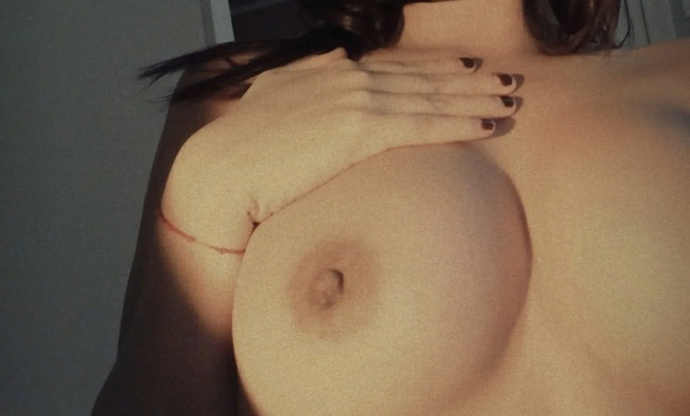 Trolita Argentina hermosa flaca sexy con ricas tetas grabandose cachonda image 4