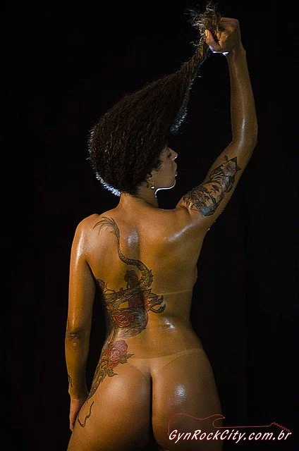 Tainara image 2