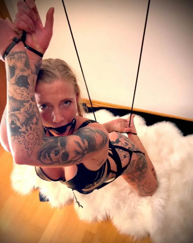 Tania 33 exposed by her ex image 14