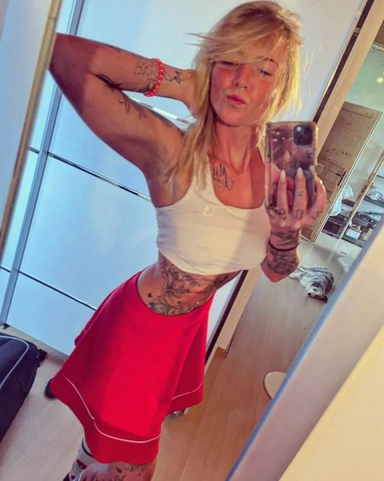 Tania 33 exposed by her ex image 37