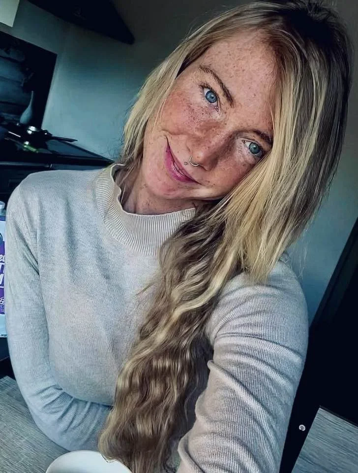 Tania 33 exposed by her ex image 38