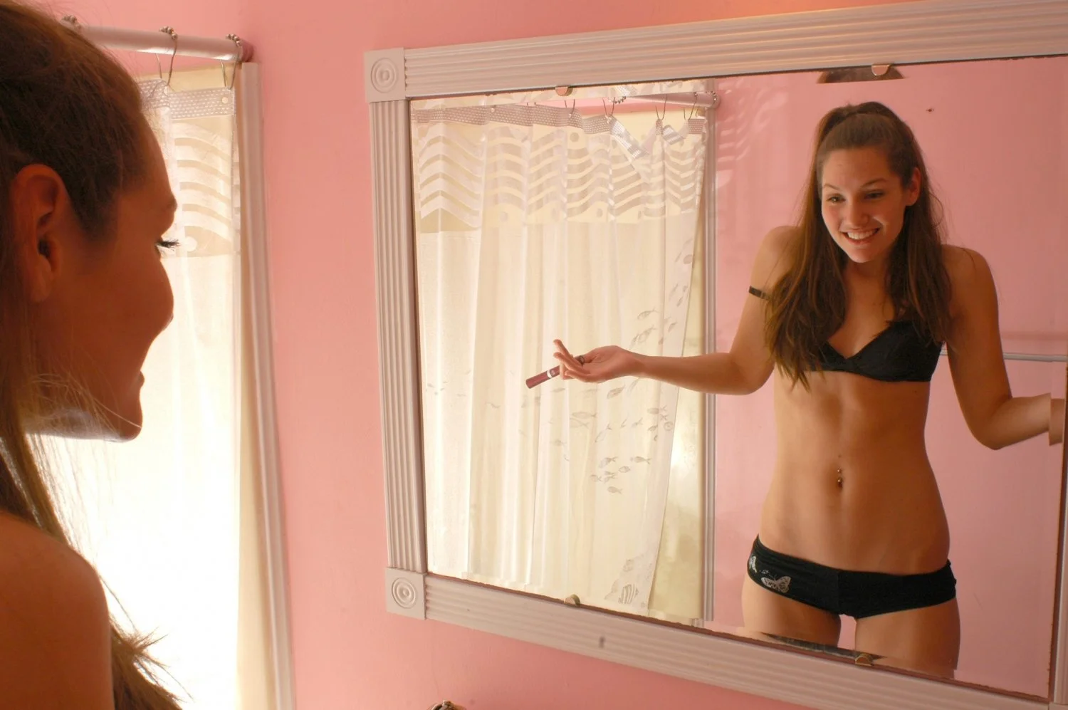 Sharon poses for her boyfriend image 29