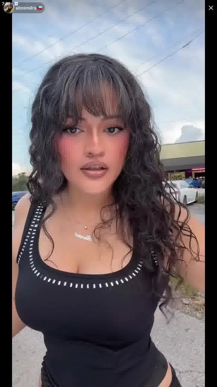 tiktok live 4lm3ndr4 juicy ass image 4