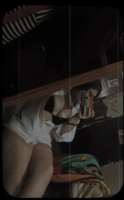 valentinacarrion_uwu pendeja de ig cover image