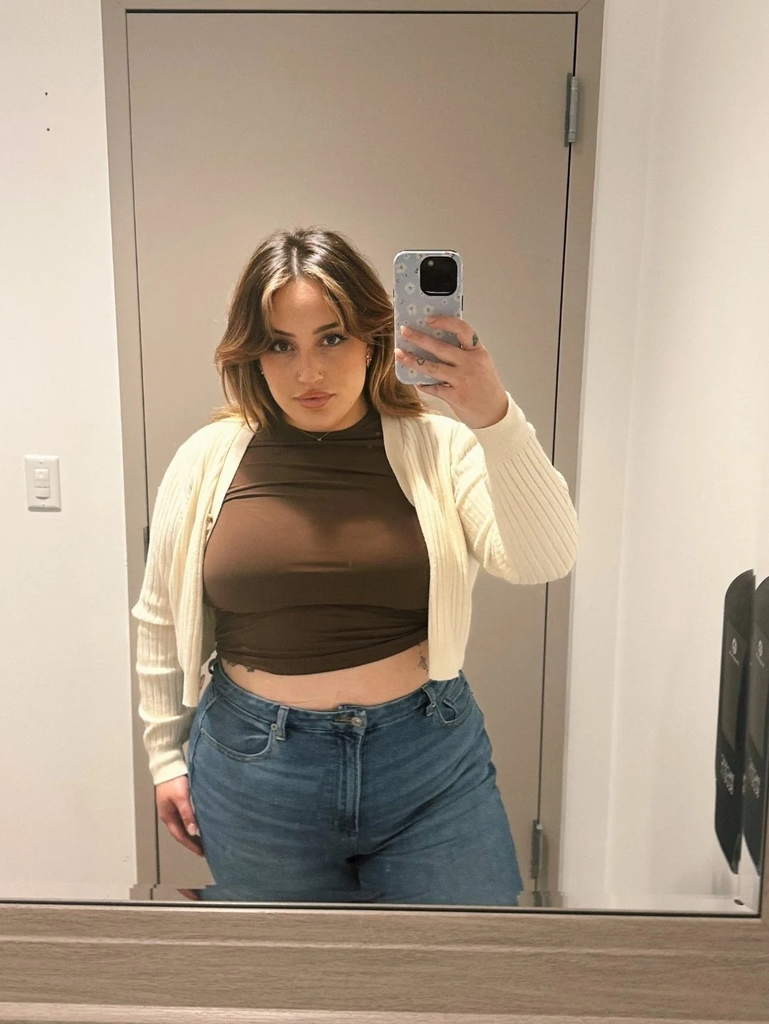 Lauren Thick Latina image 11