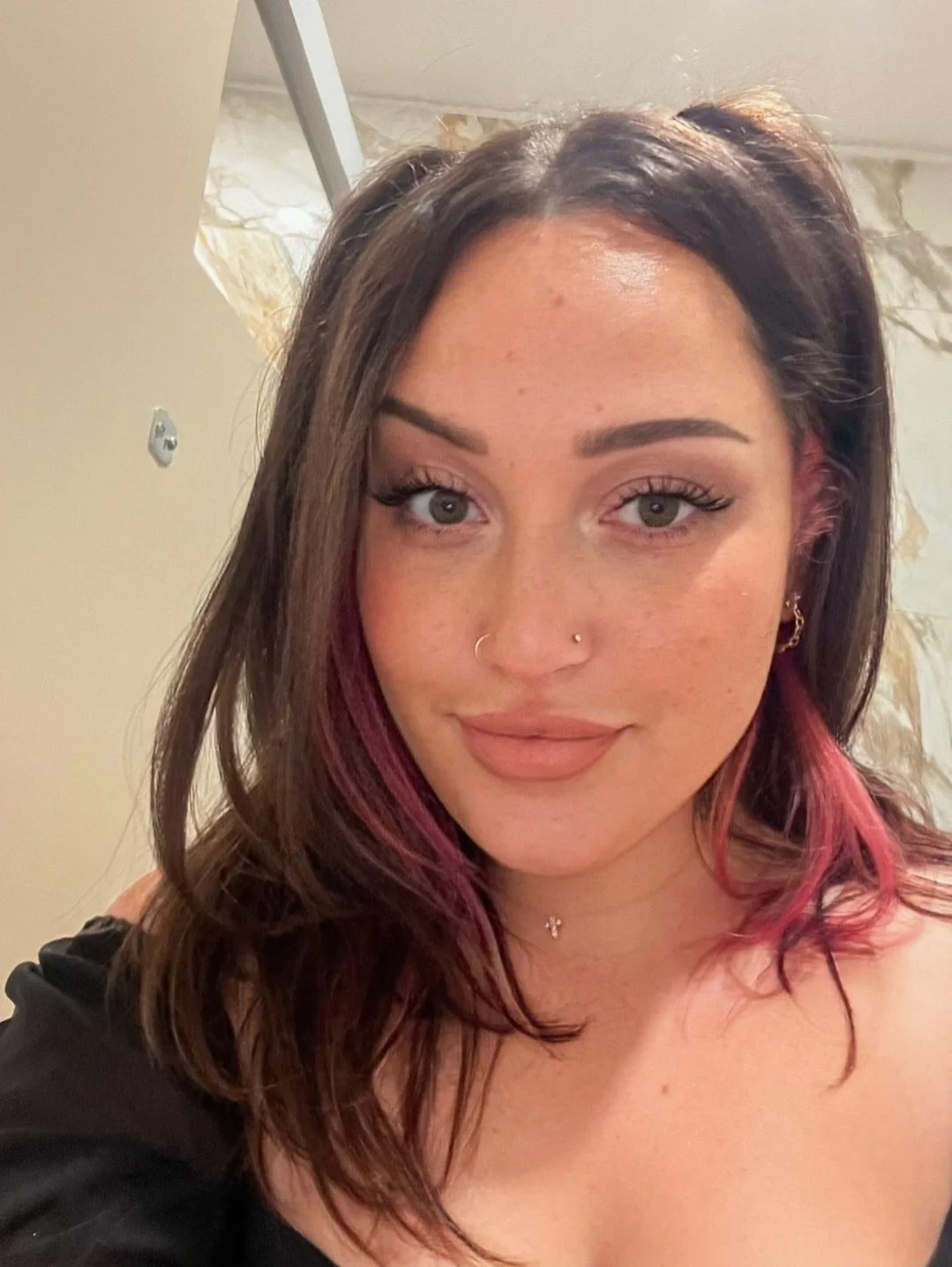 Lauren Thick Latina image 15