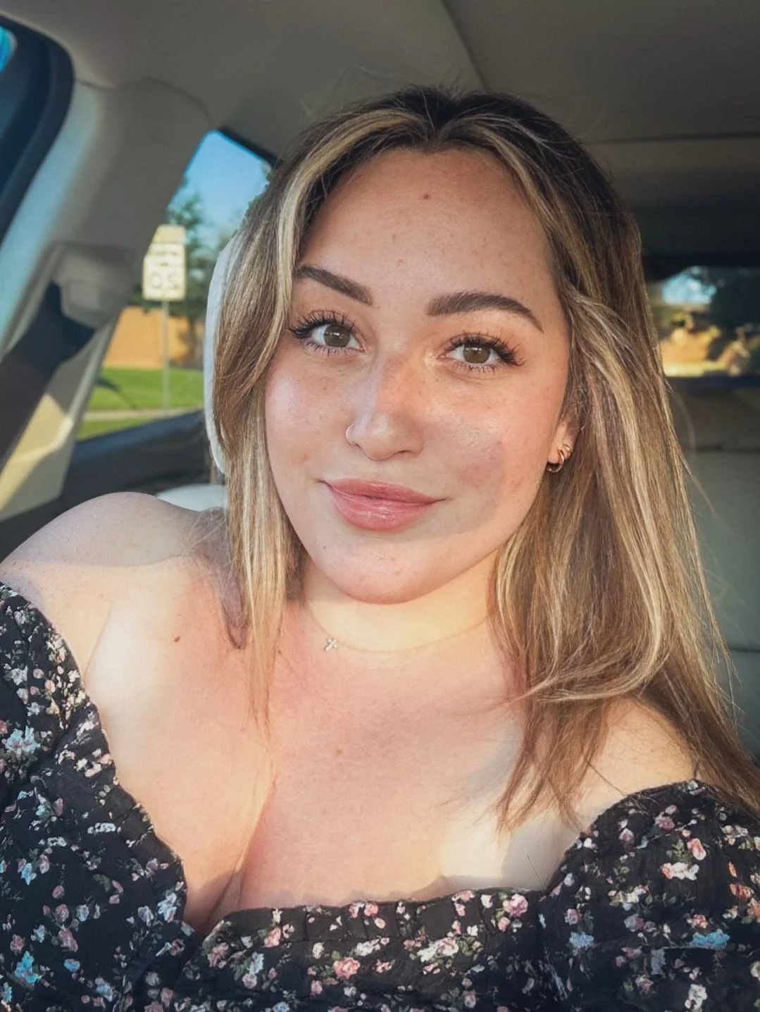 Lauren Thick Latina image 9