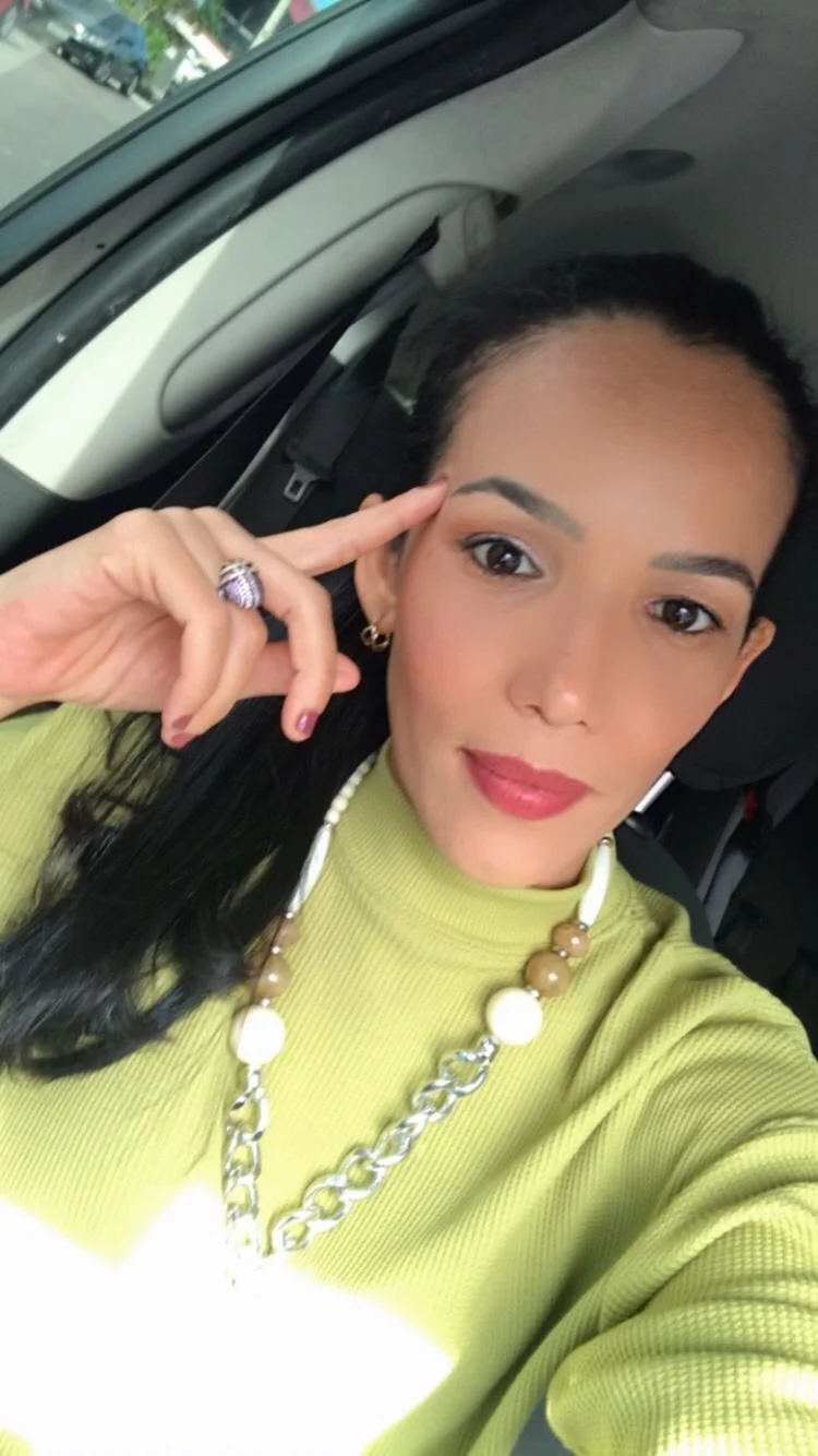 Casada linda emetelona... malhando pra ficar com o agachamento em Rôla perfeito main image