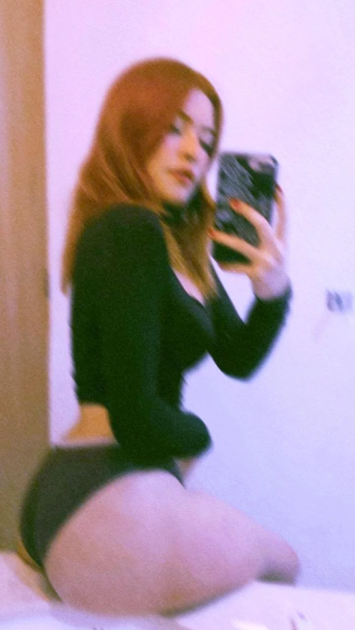 Flaca blanquita pelirroja Exnovia culona rica de instagram coño rosadita image 4