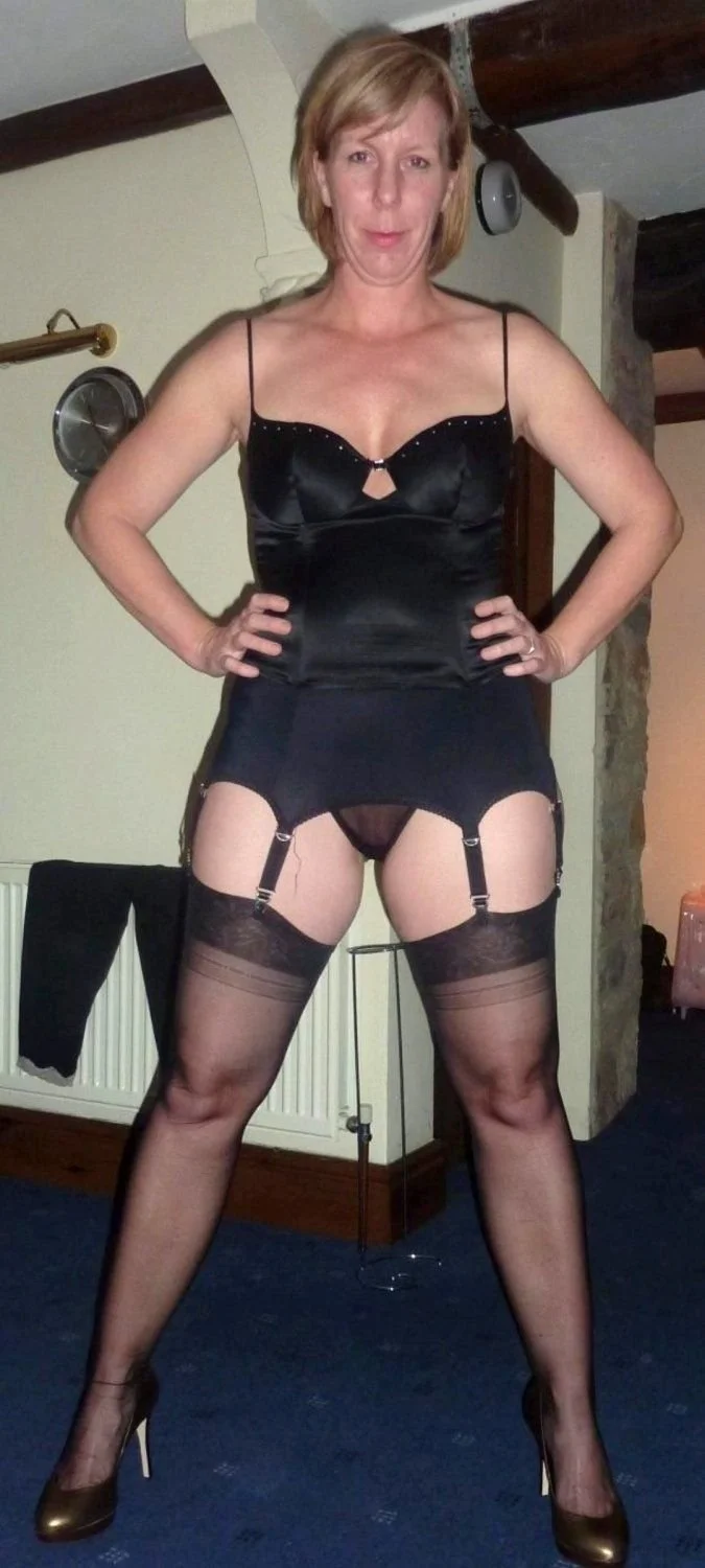 Amateur wives and girlfriends image 10