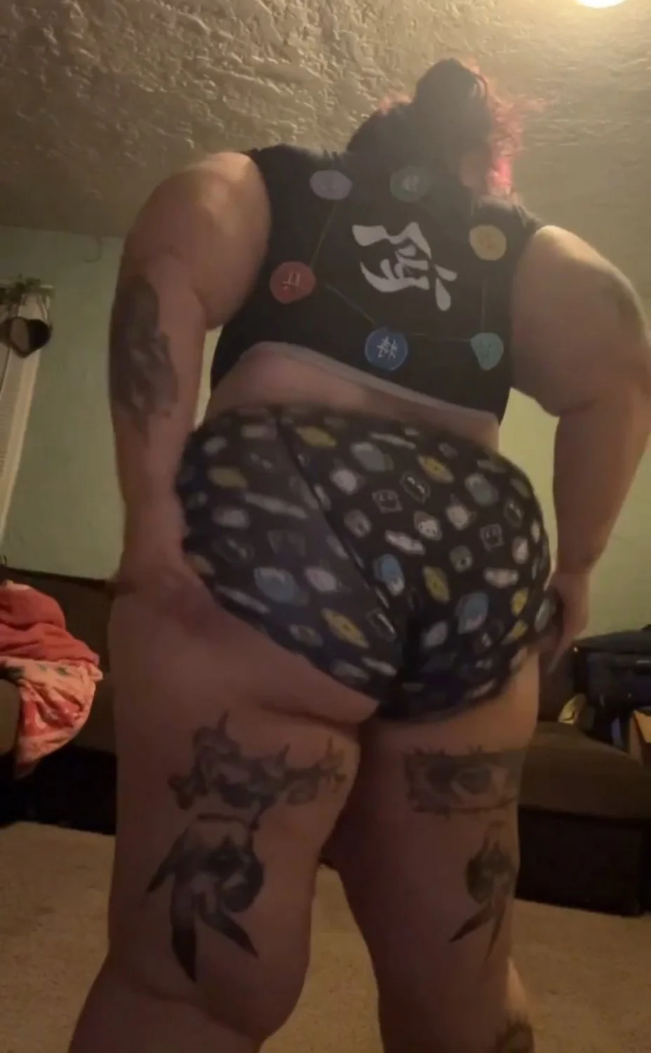 Th1cK gotH1c Lat1nA bbw bo0tY !! image 9