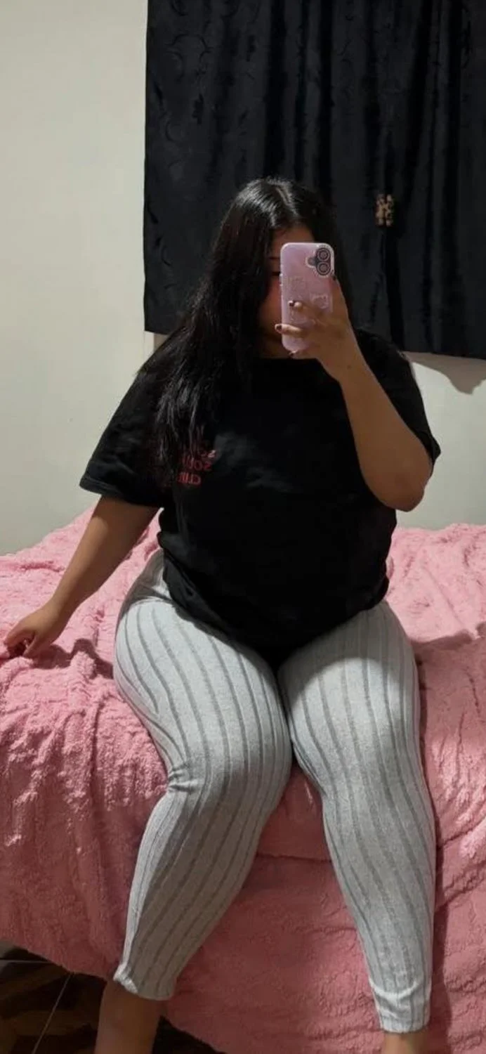 Pendeja Argentina gordibuena con enorme Culote rico coño depiladita nudes image 6