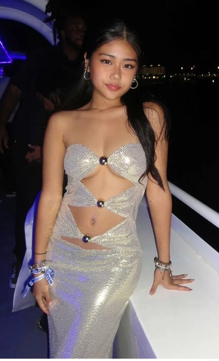 Hot Asian American Influencer. She's freaker then the average. image 4