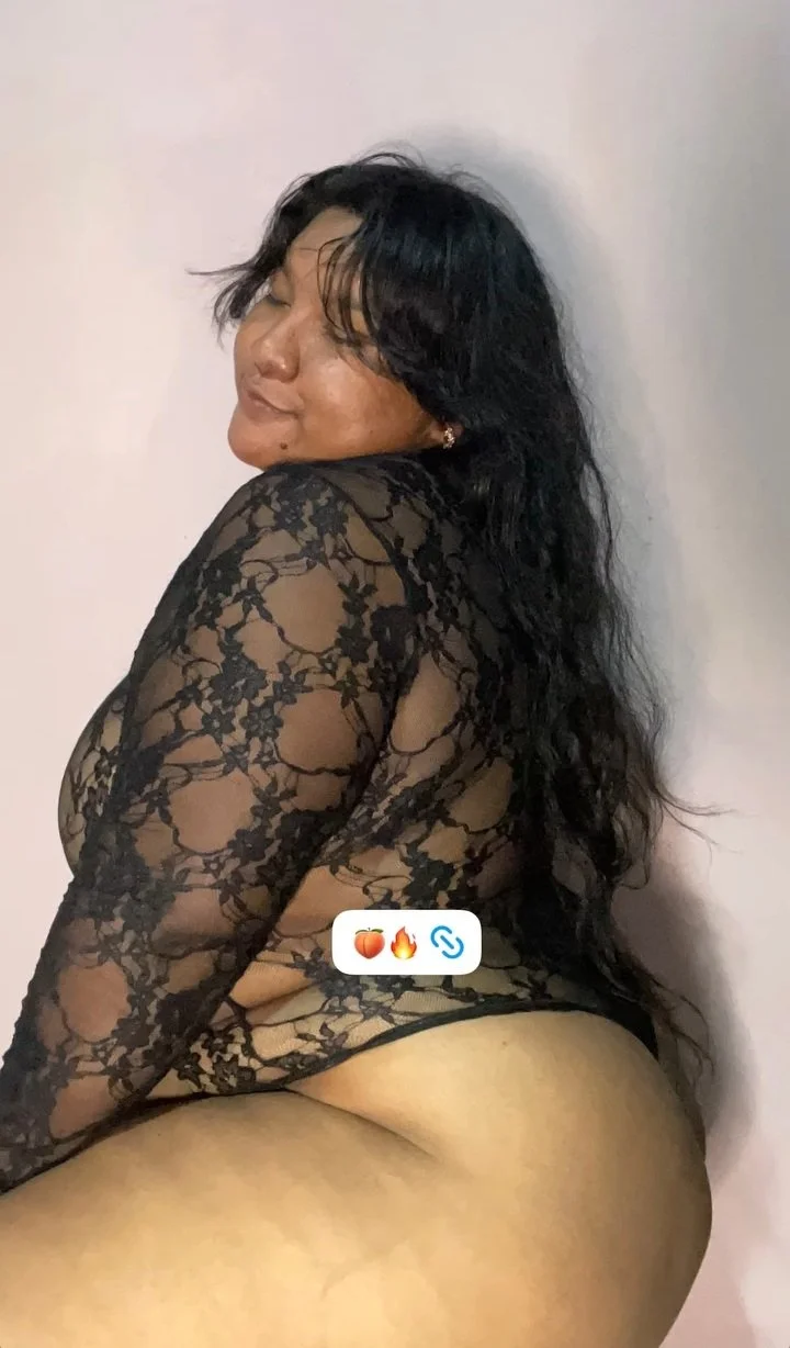 Kitty Curvyy Sexy image 10
