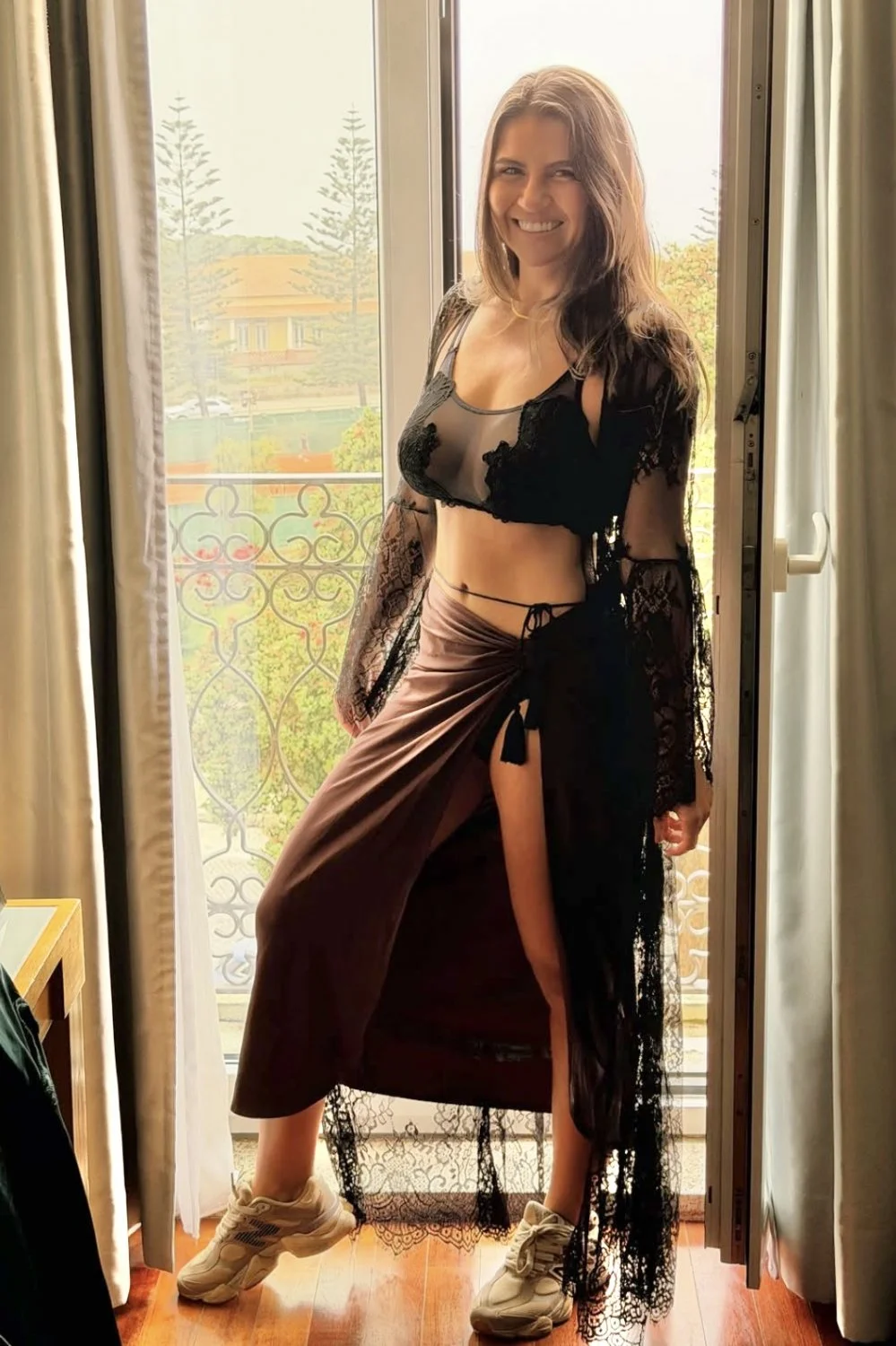 Mari B milf 2 image 5