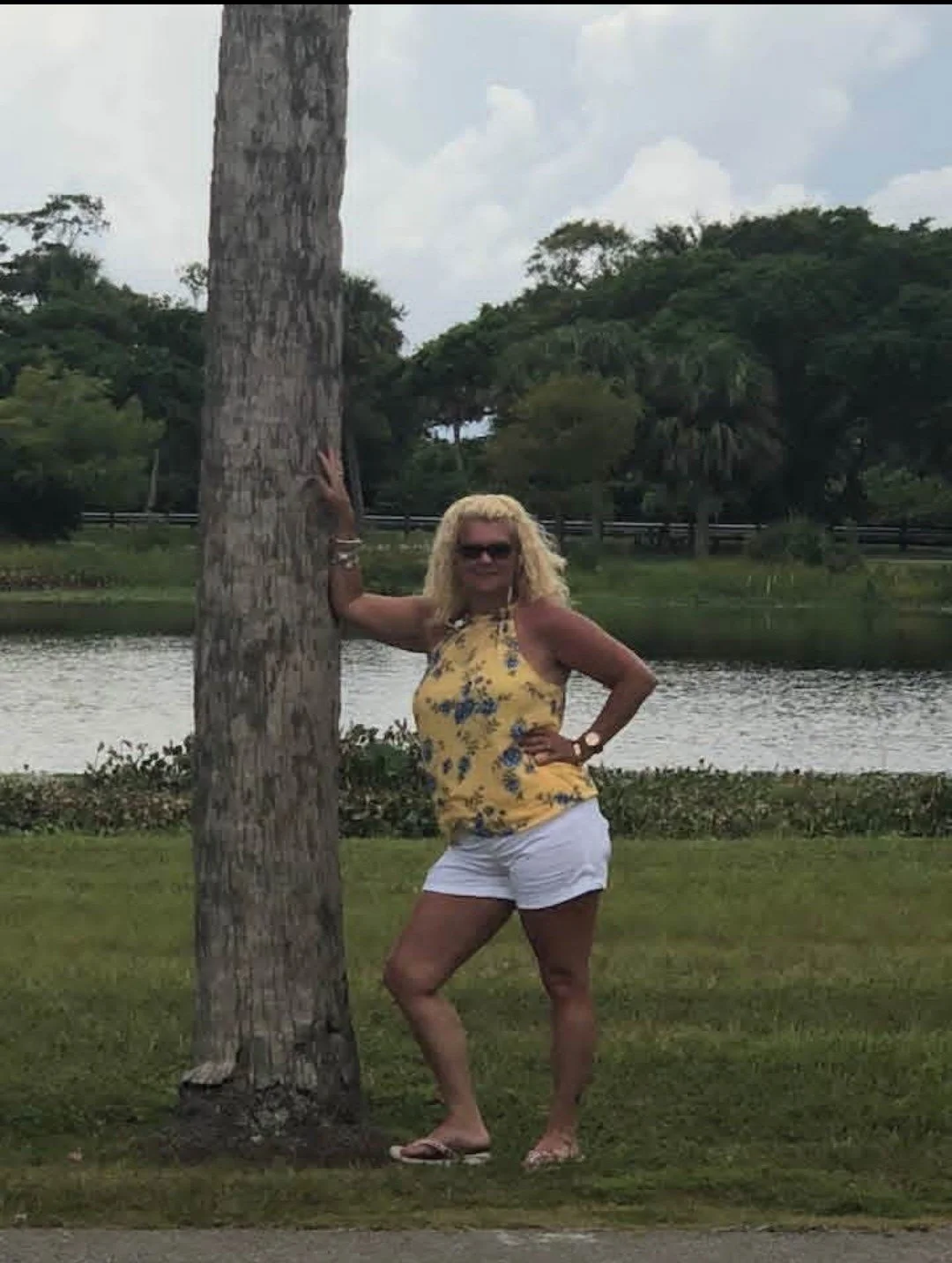 Hi cum and play with me main image