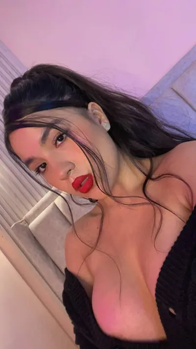 Do you like the forbidden? Then get ready to cross the line. http://onlyfans.com/halmaroberts cover image