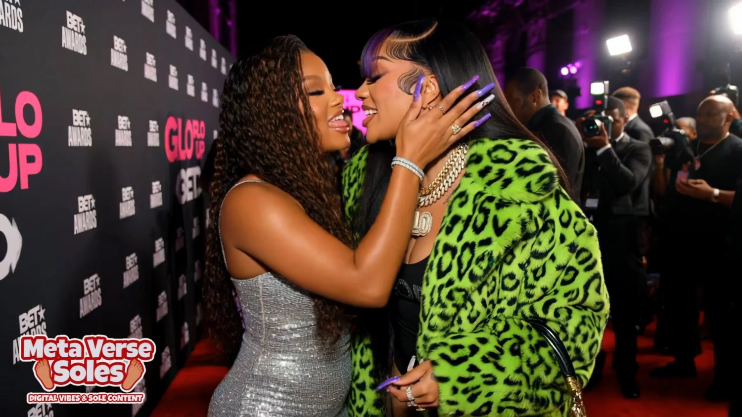 GloRilla n Hallie Bailey red carpet kiss image 2