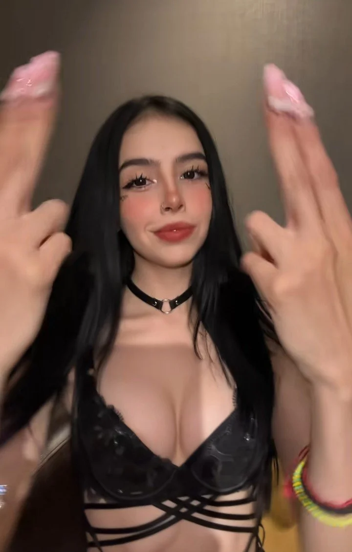 Mariana Grimaldi (la niña fresaaa) image 21