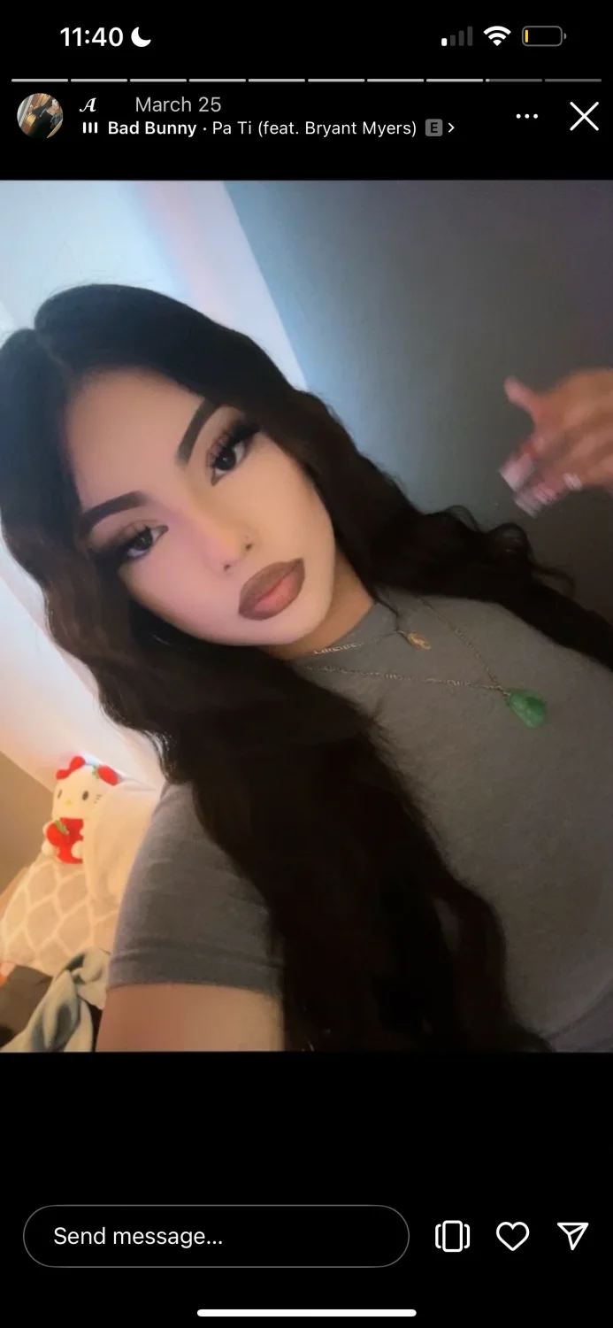 latina teen with fat ass/ pic of her sister image 2