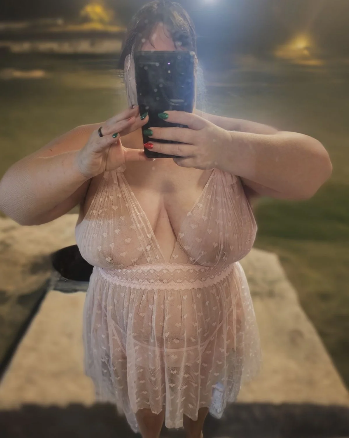 Exposing 46yo shy cumslut Skye image 4
