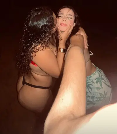 Sessão baixa renda parte 2, pra gozar chapadão de maconha, só vagabunda mil grau ✊🏿💦🍁 cover image