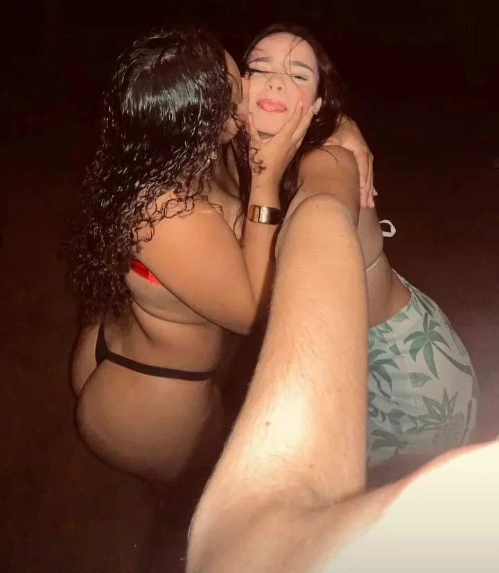 Sessão baixa renda parte 2, pra gozar chapadão de maconha, só vagabunda mil grau ✊🏿💦🍁 image 1