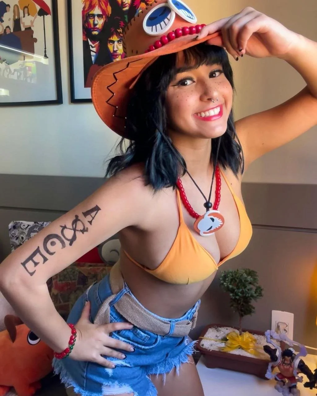 Bibi vitona novinha peituda image 5