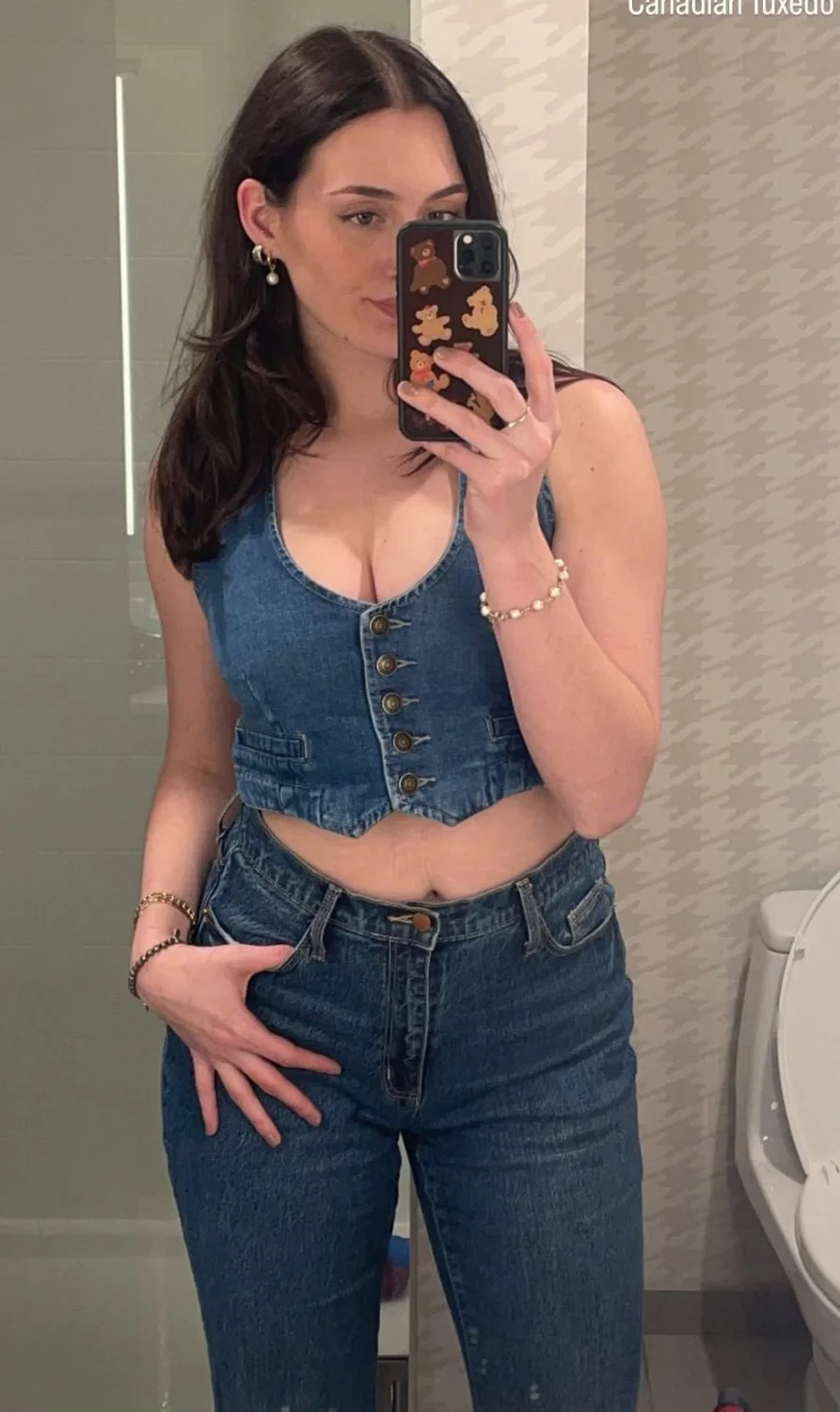 More of Ohio Influencer Bartender Pawg image 17