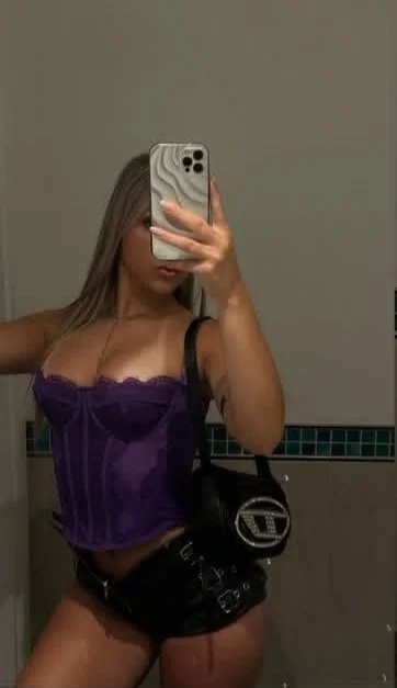 Camila image 33