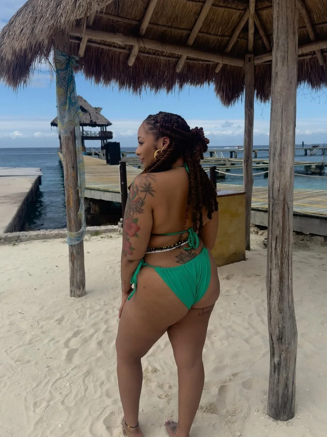 Janelle Sexy Ass image 3