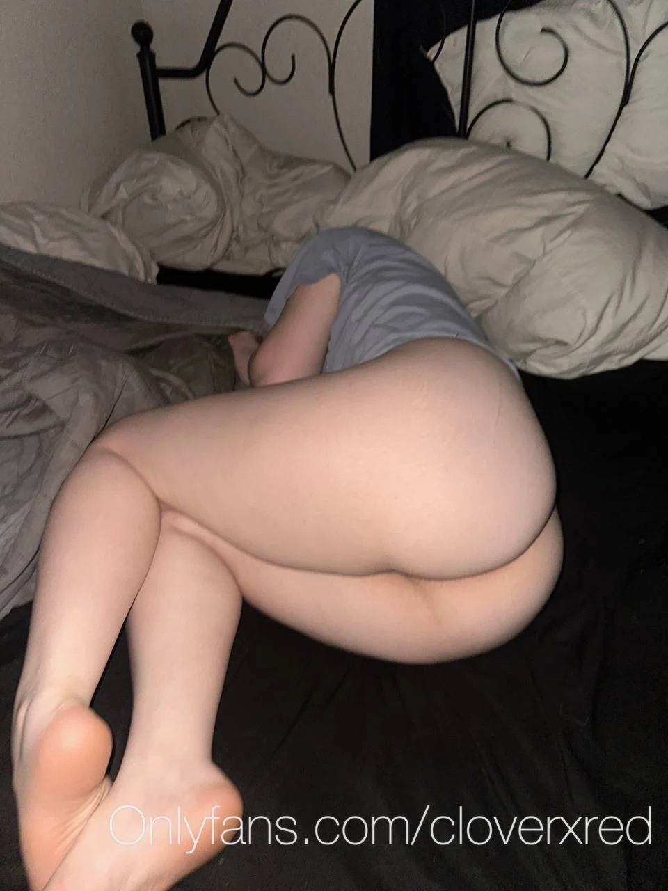 @CloverxRed being a good pet and showing of their amazing body while getting spanks image 13