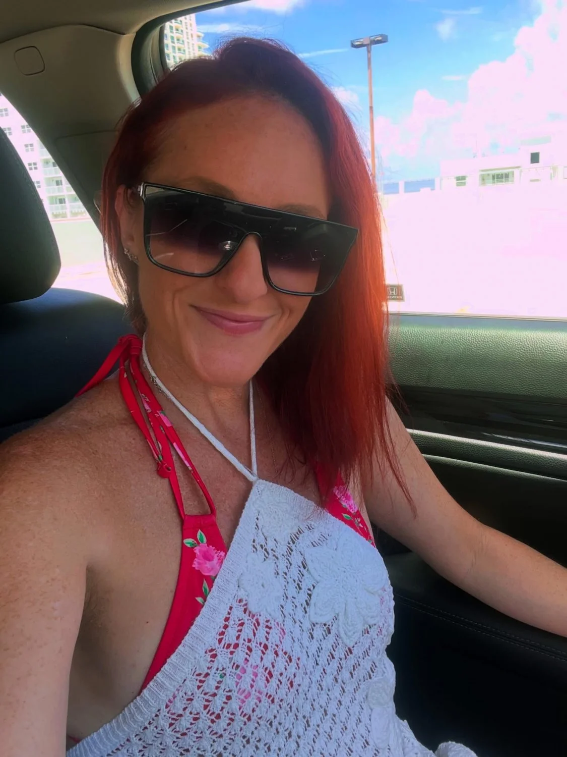 Slim MILF Kelly ♠️ main image