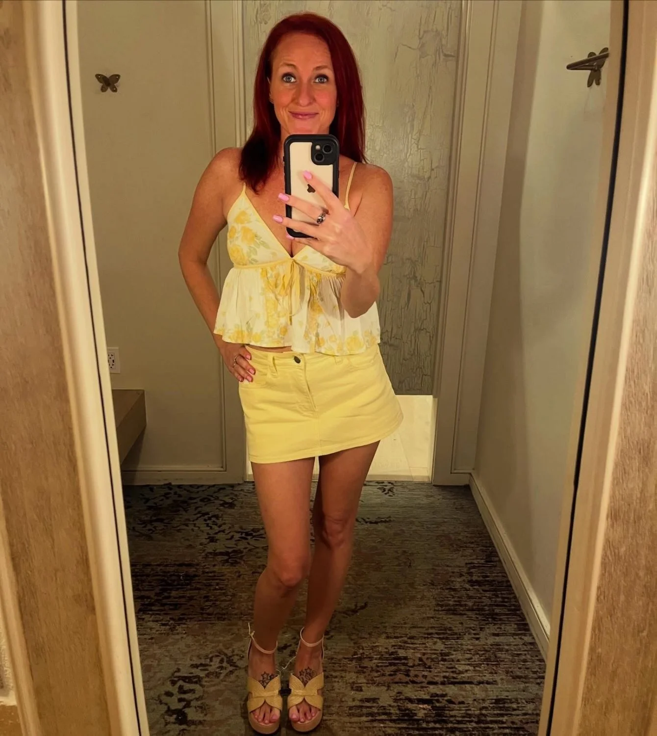 Slim MILF Kelly ♠️ image 11