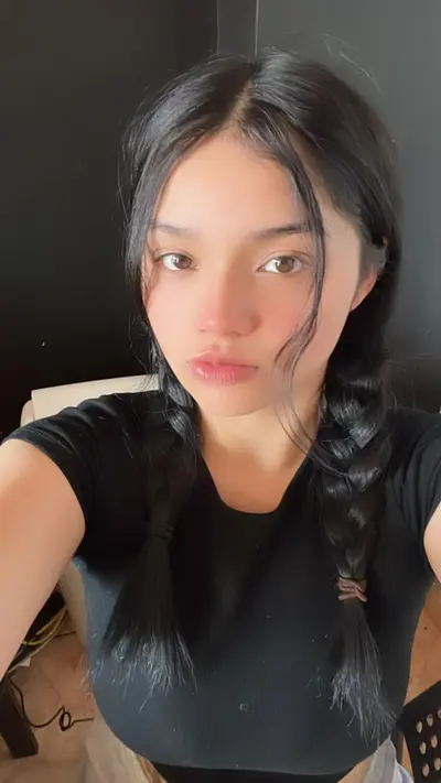 Más de Valeria torres 21 años putita infiel de Tijuana del Pedregal coge con otros teniendo pareja cover image