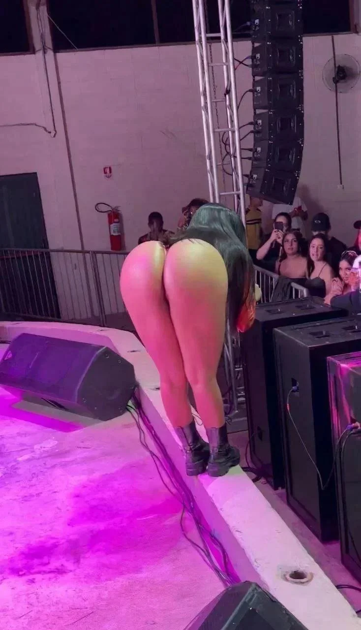 Tainá costa 🤤 image 3