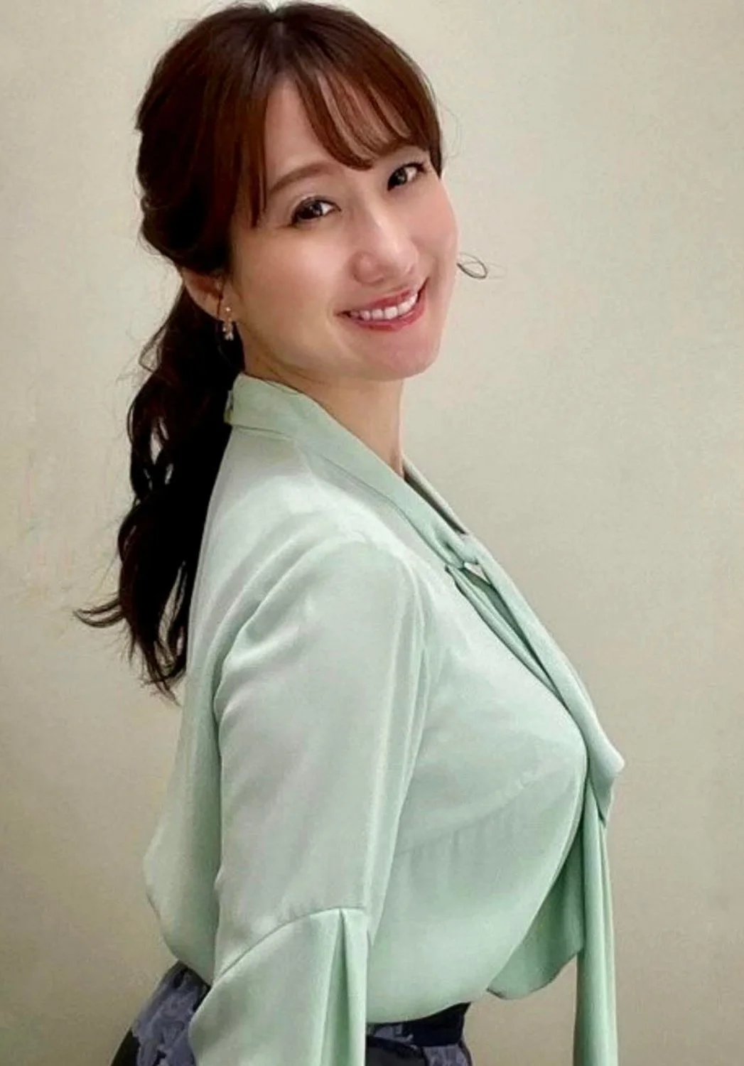 🔚Japanese　気象予報士　久しぶりに吉井明子　巨乳　乳抜き　エロス　一発やりたい image 6