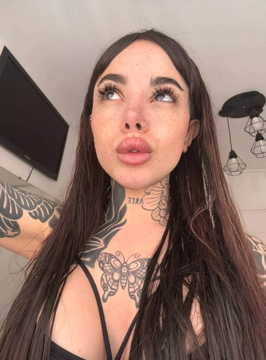 I'm looking for a sex monster who can make me scream main image