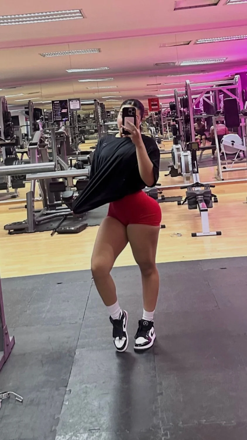 sexy 21 yrs old latina gym slut image 20
