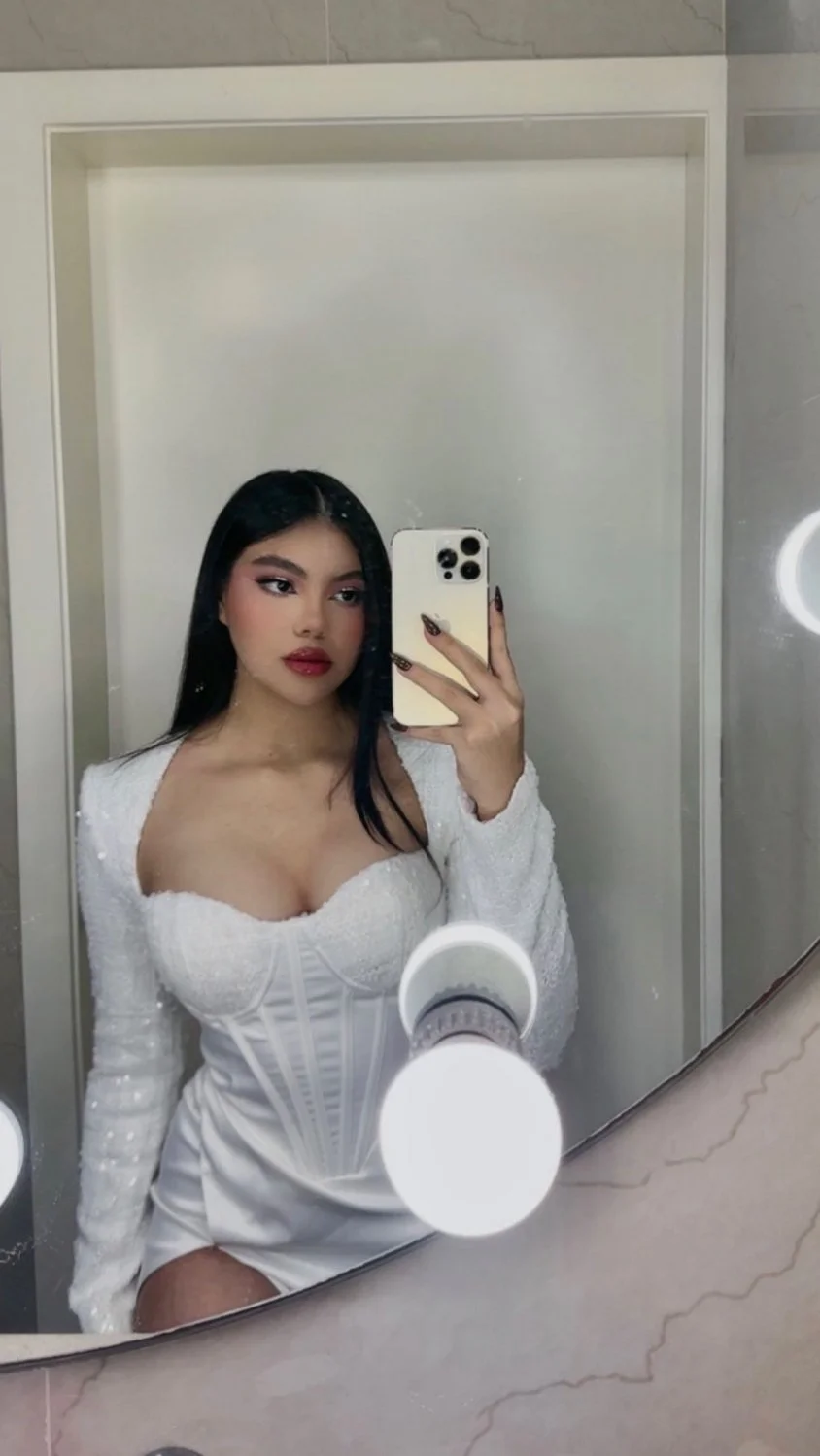 sexy 21 yrs old latina gym slut image 5