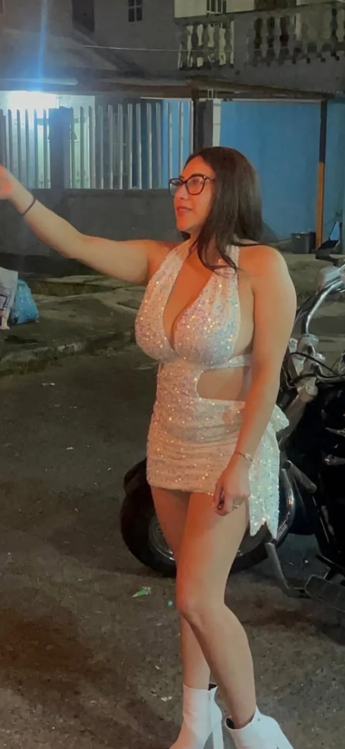 La puta de katia y sus culo y tetas gigantes image 1