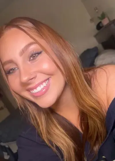 discord cucks pawg(Katherine H3nley) irl exposed (dm for more) cover image