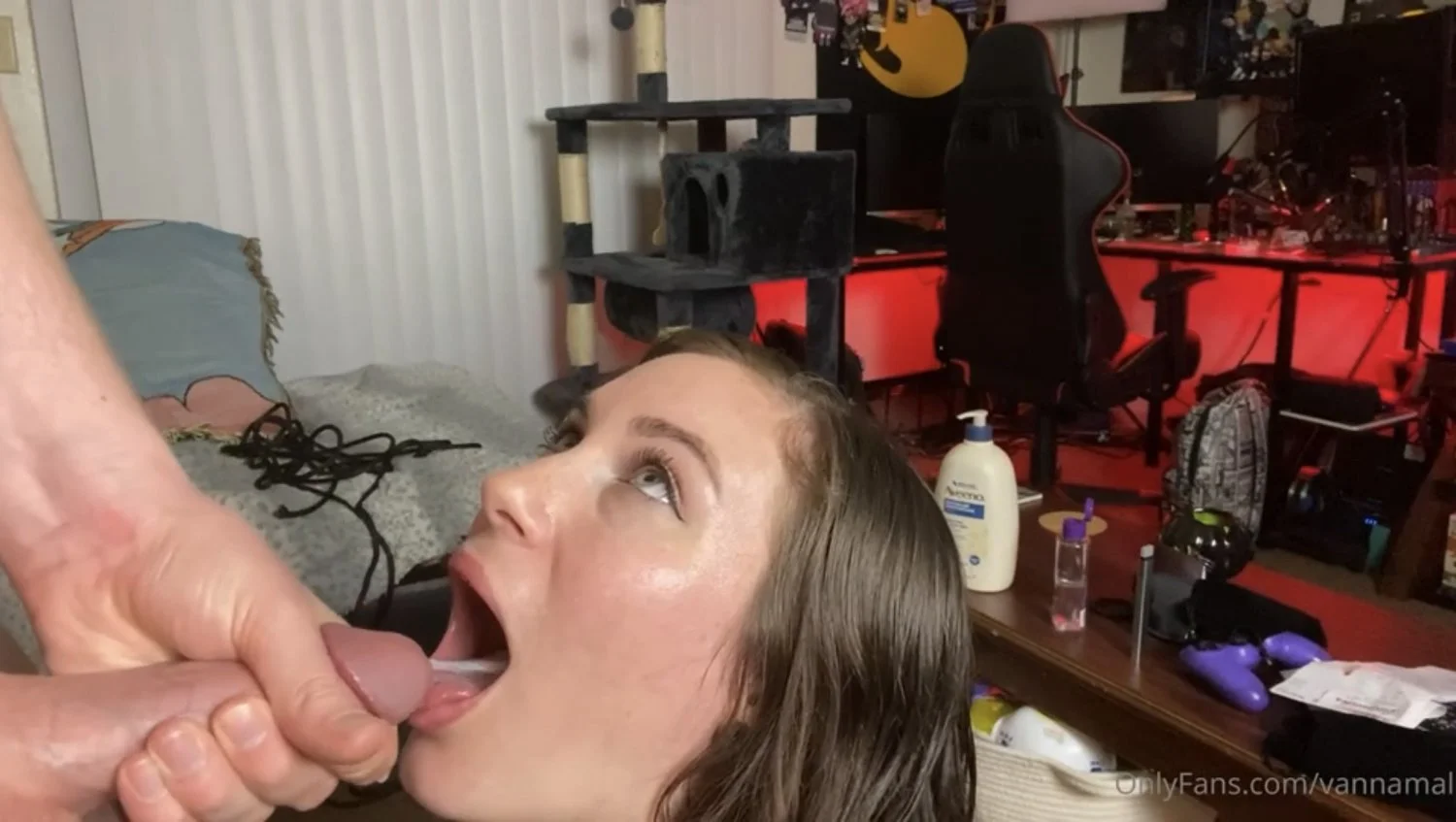 Working hard for that big load image 1
