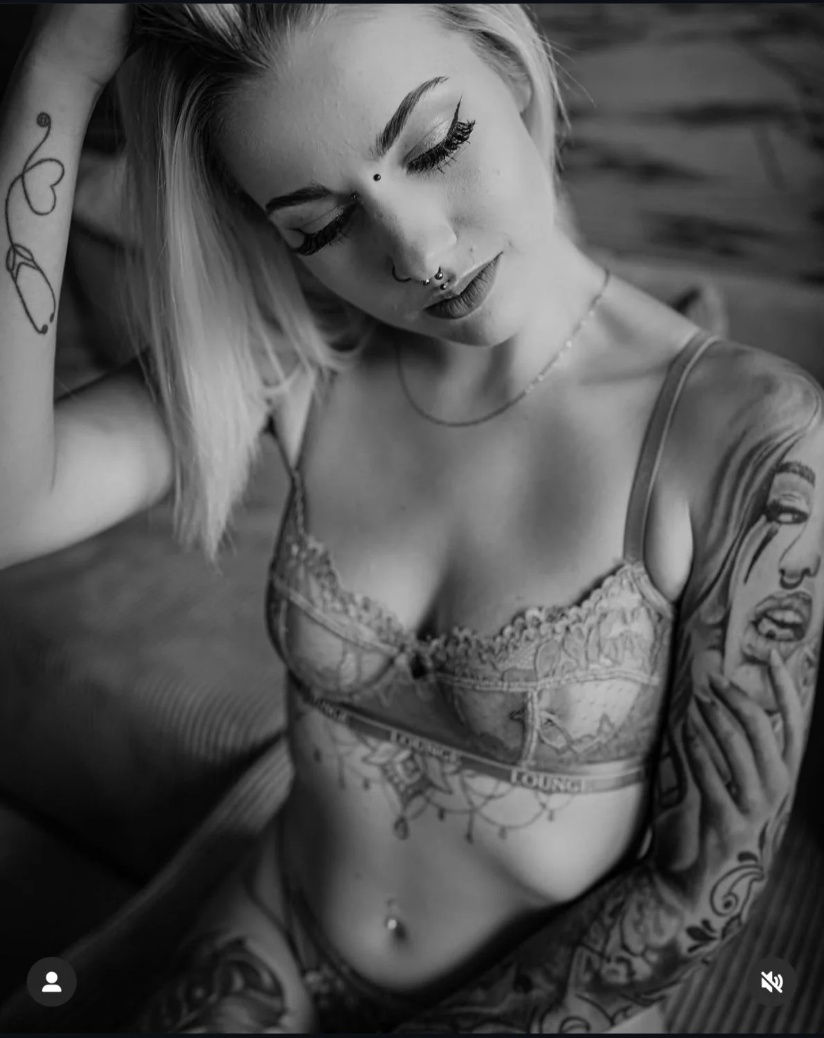Nadine Boudoir image 18