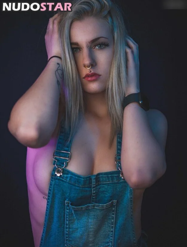 Nadine Boudoir image 44