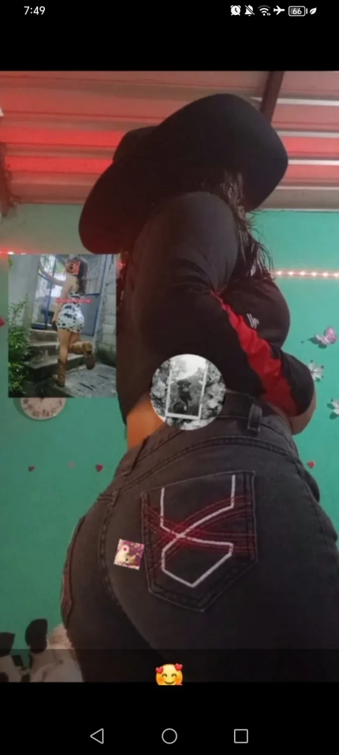 Perrita culona muestra sus nalgas en fotos e historias image 6