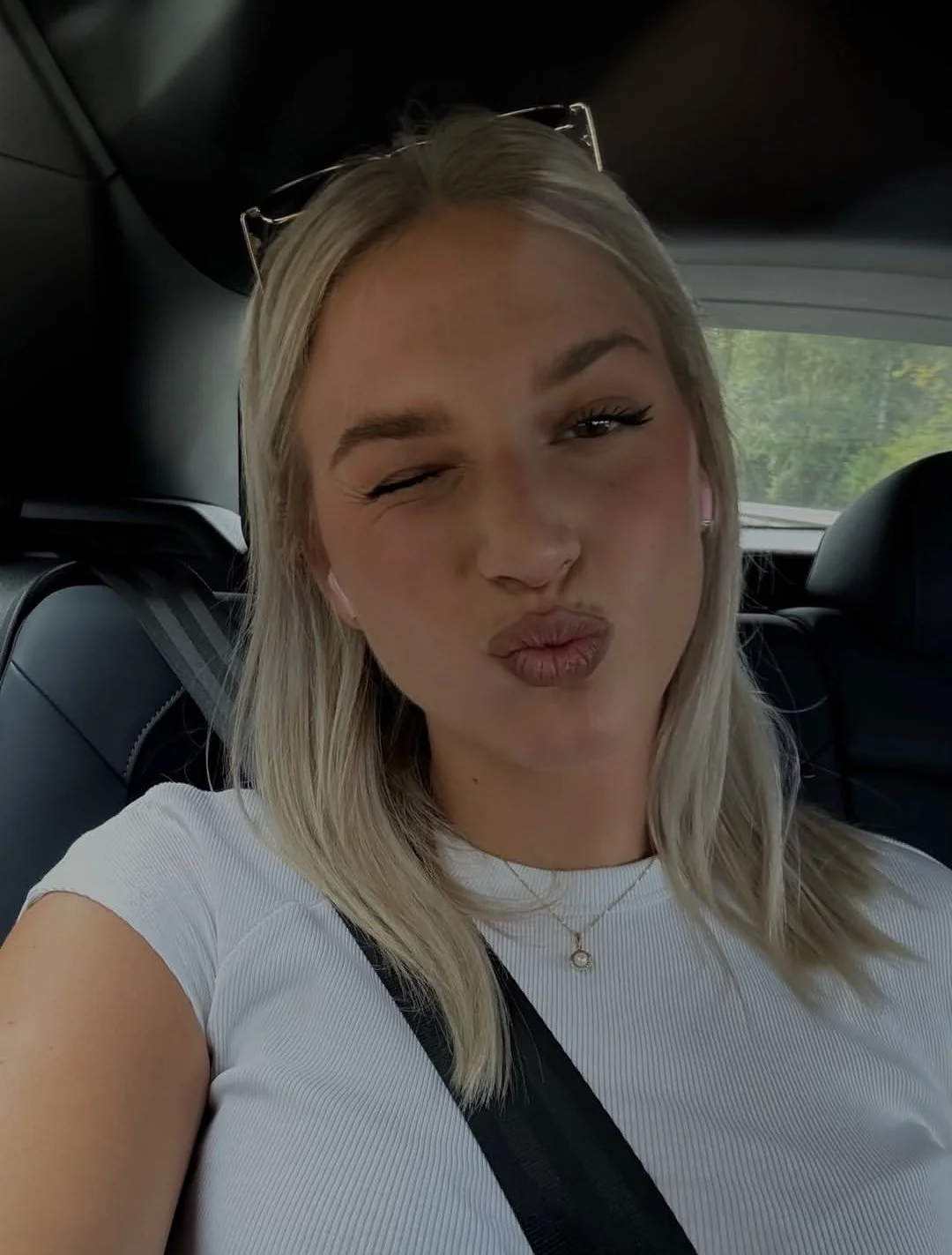 Shameless blonde teen slut Lana naked main image